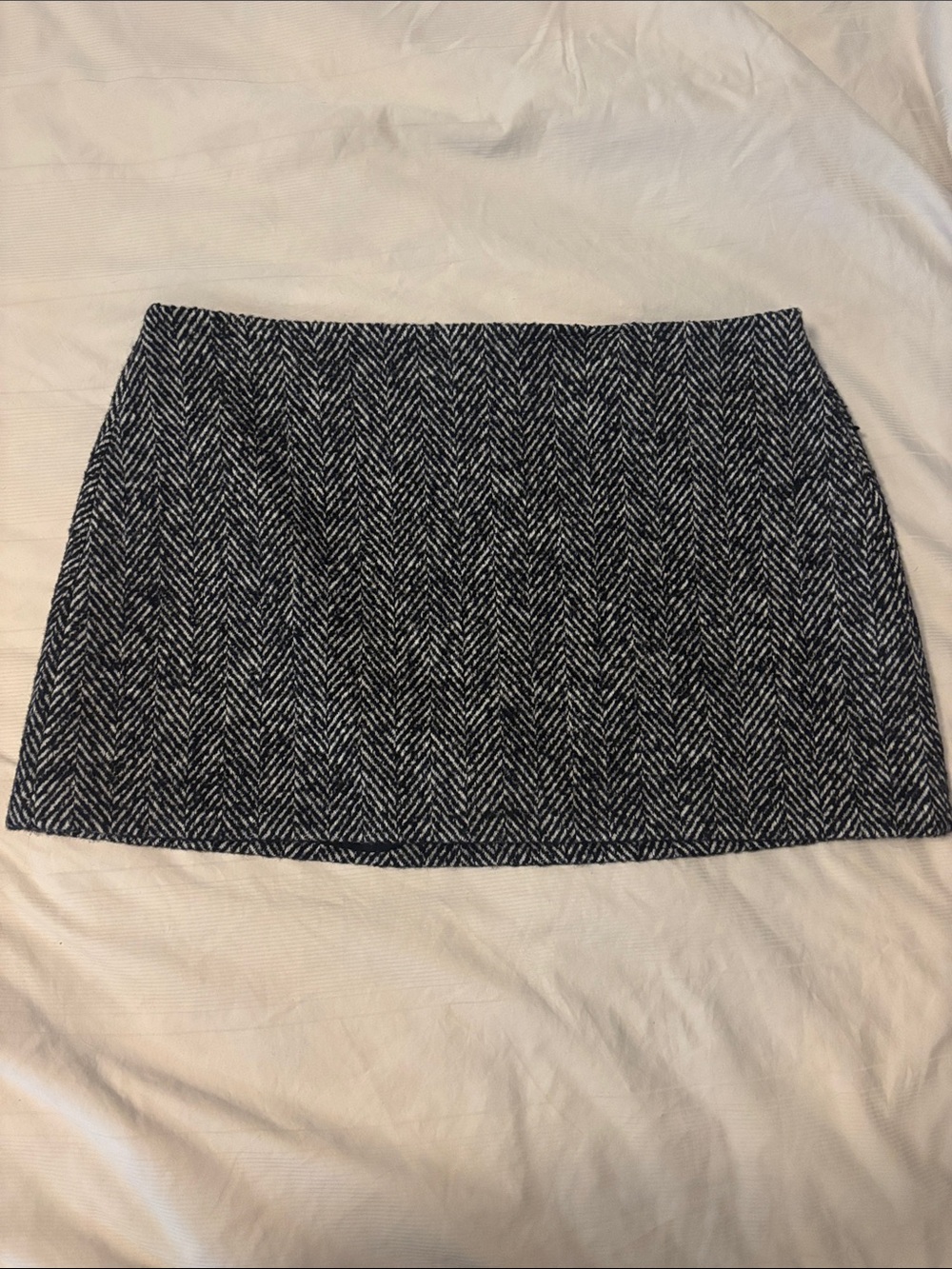 Abercrombie & Fitch black and white herringbone tweed mini skort. NWT. Size XL